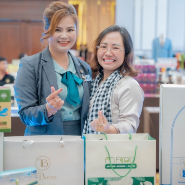 Chúc mừng 𝐍𝐠𝐚̀𝐲 𝐃𝐨𝐚𝐧𝐡 𝐍𝐡𝐚̂𝐧 𝐕𝐢𝐞̣̂𝐭 𝐍𝐚𝐦 𝟏𝟑.𝟏𝟎 🎉🥂